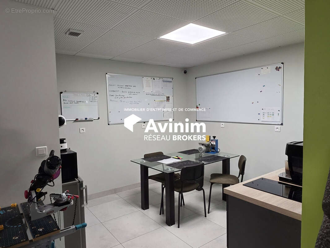Commerce 53 m² à Juvignac  - photo 2