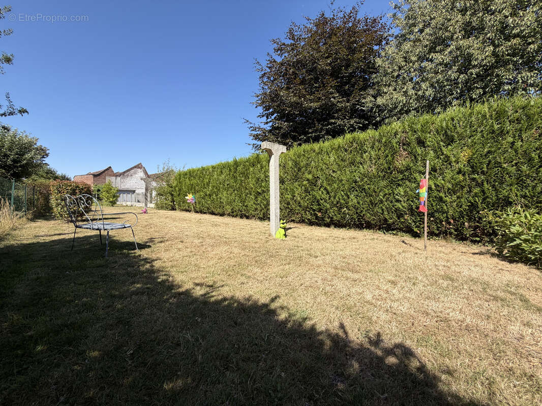 Maison semi-individuelle à fort potentiel - 3 chambres - jardin - photo 11