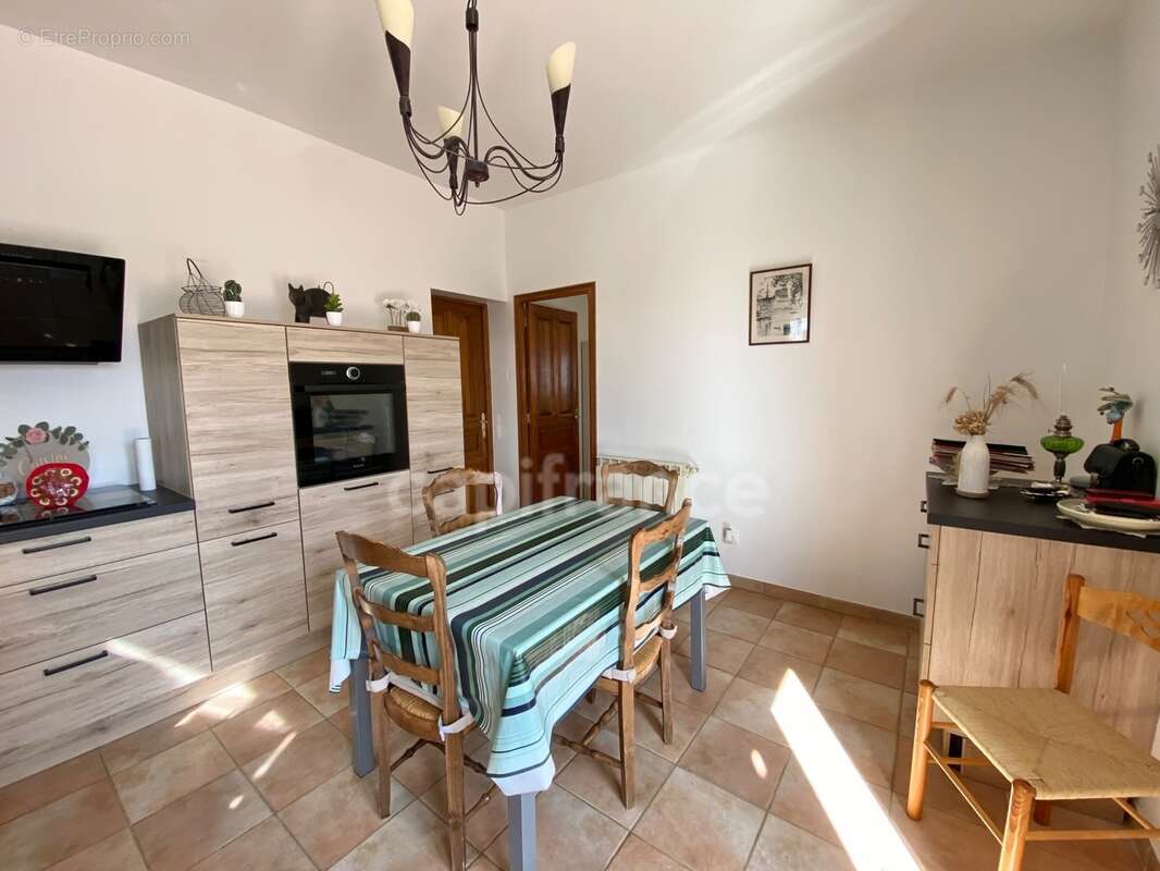 A 5 mn d'UZES (30) Maison de plain-pied 125 m2 avec vue panoramique - photo 18