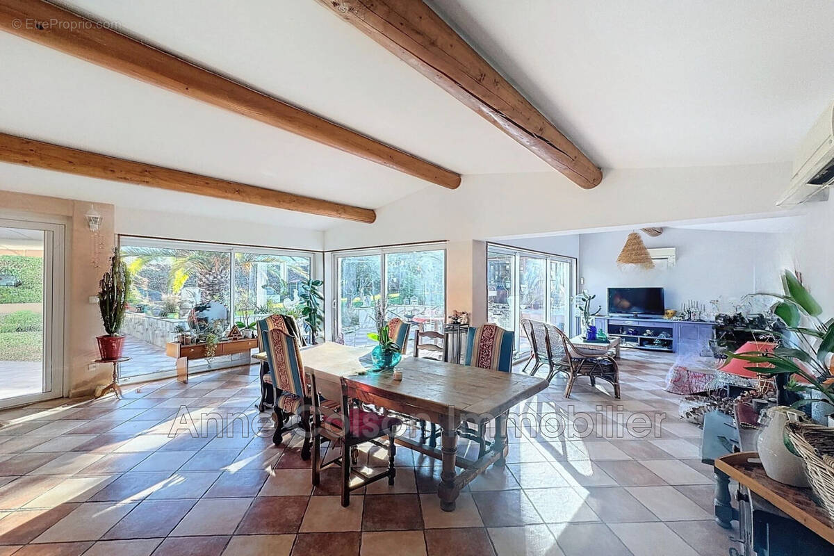 Maison à MEYRARGUES