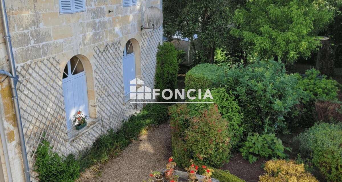 Ensemble immobilier avec cachet et beaux espaces extérieurs - photo 3