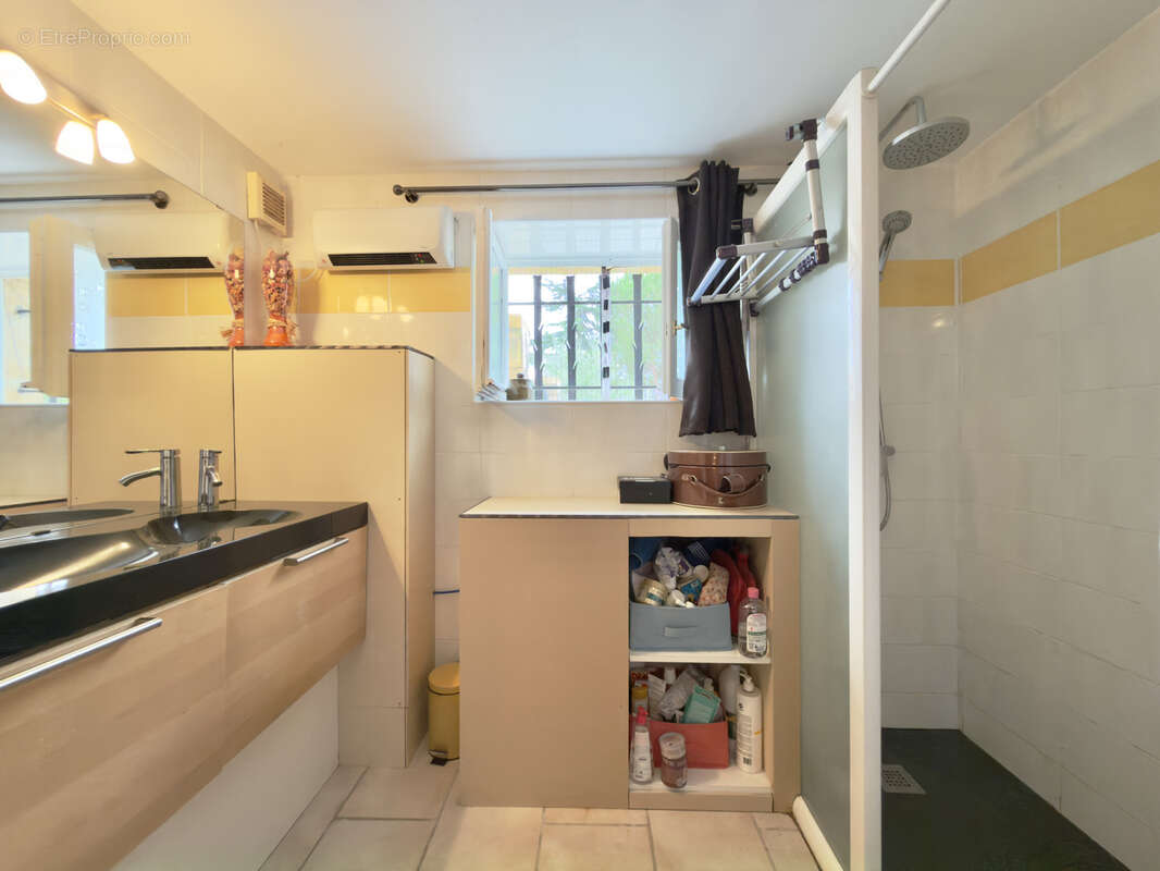 Maison en pierre avec piscine. - photo 17
