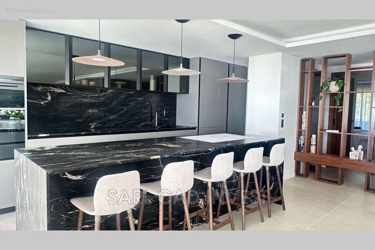 Appartement à VALLAURIS