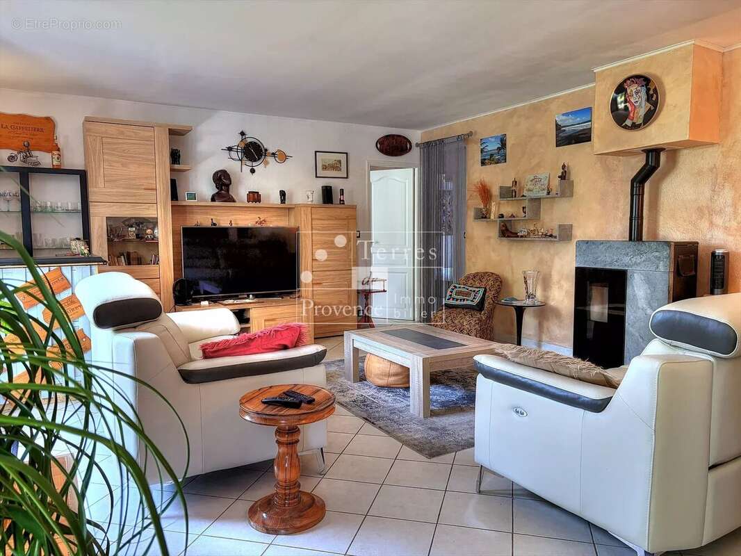 Maison à REGUSSE