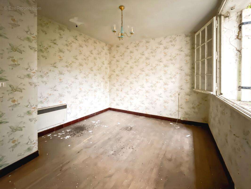 Maison à SAINT-GERMAIN-DU-SALEMBRE