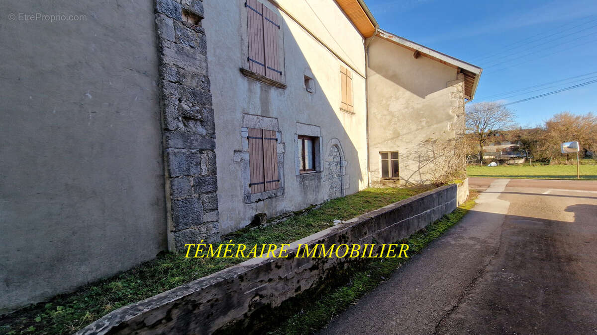 Champagnole 10 mins - Ancienne ferme de 174m2 - photo 5