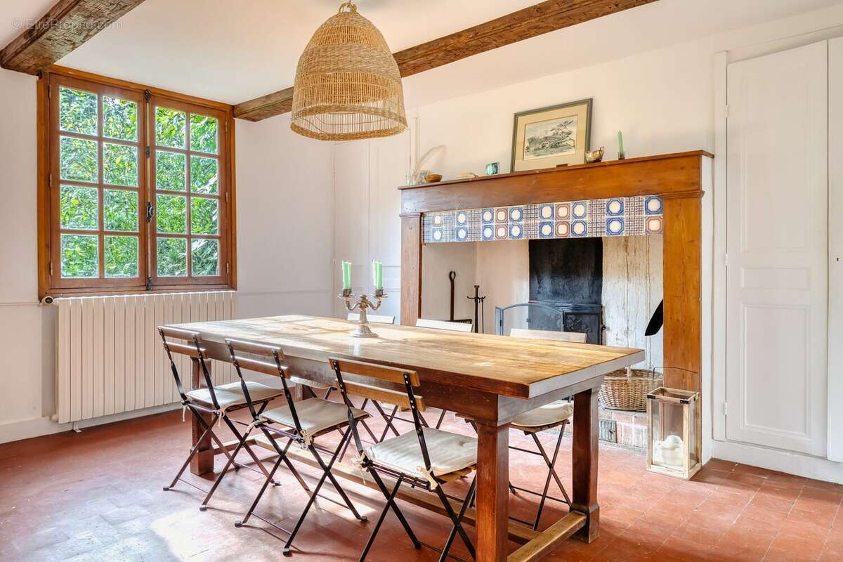 Maison à PONT-L&#039;EVEQUE