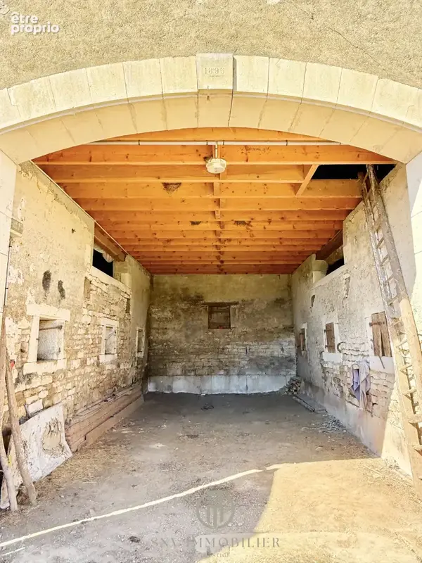 Propriété rare avec maison de maître, corps de fermé loué, tourelle et de nombreuses dépendances - photo 32