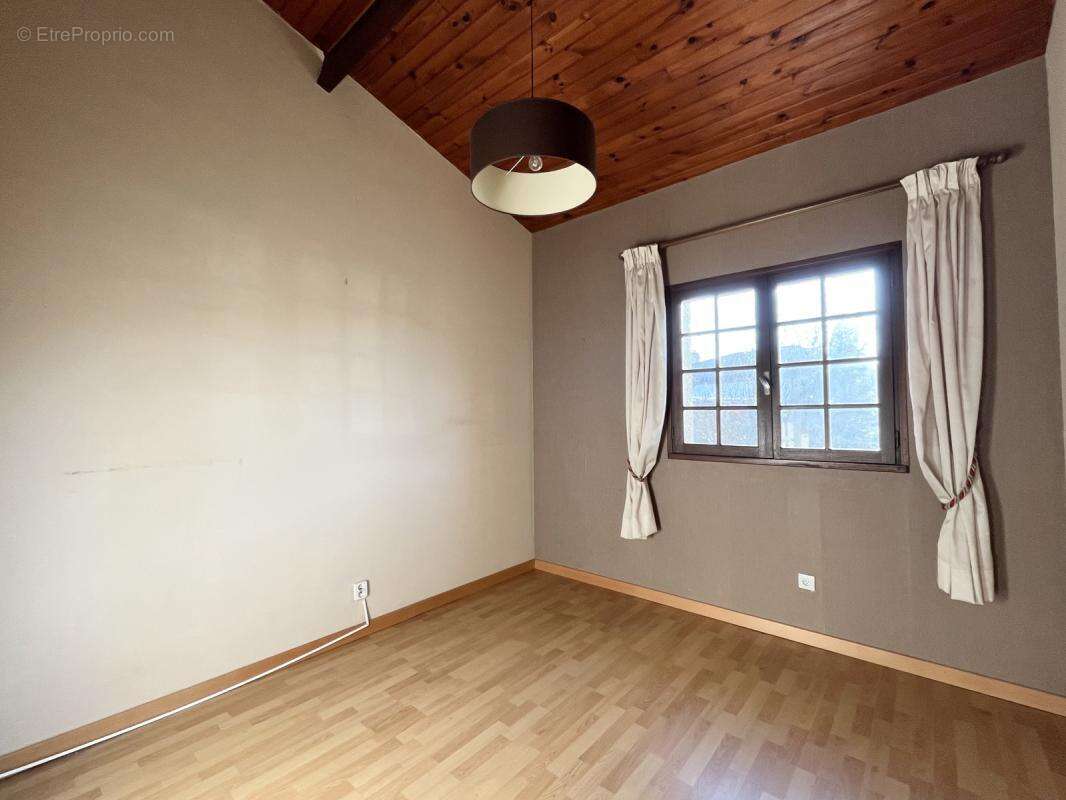 Maison à BRUGUIERES