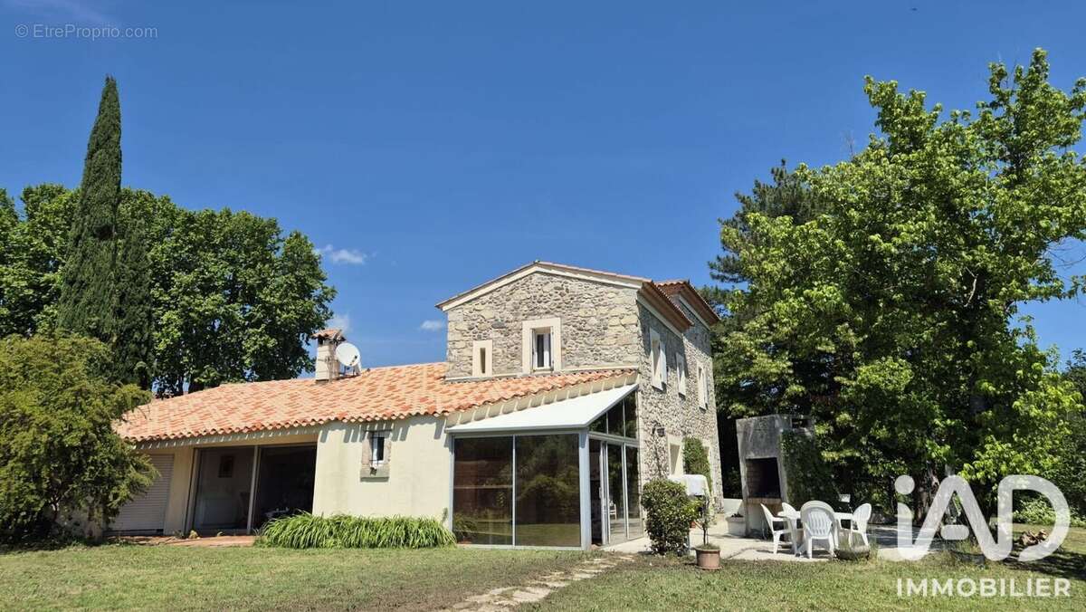 Maison 160 m² à Laroque  - photo 2