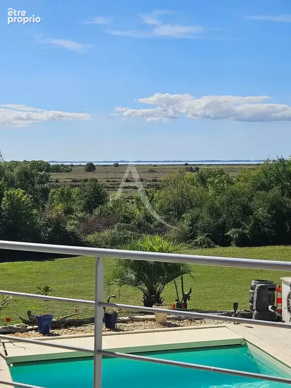 Propriété d'exception de plus de 300m² avec vue panoramique sur l'estuaire de la Gironde - photo 18