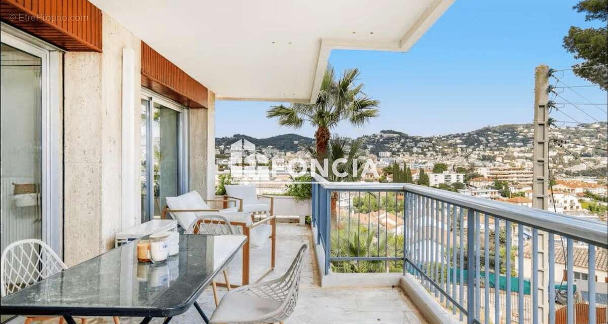 Appartement à LE CANNET