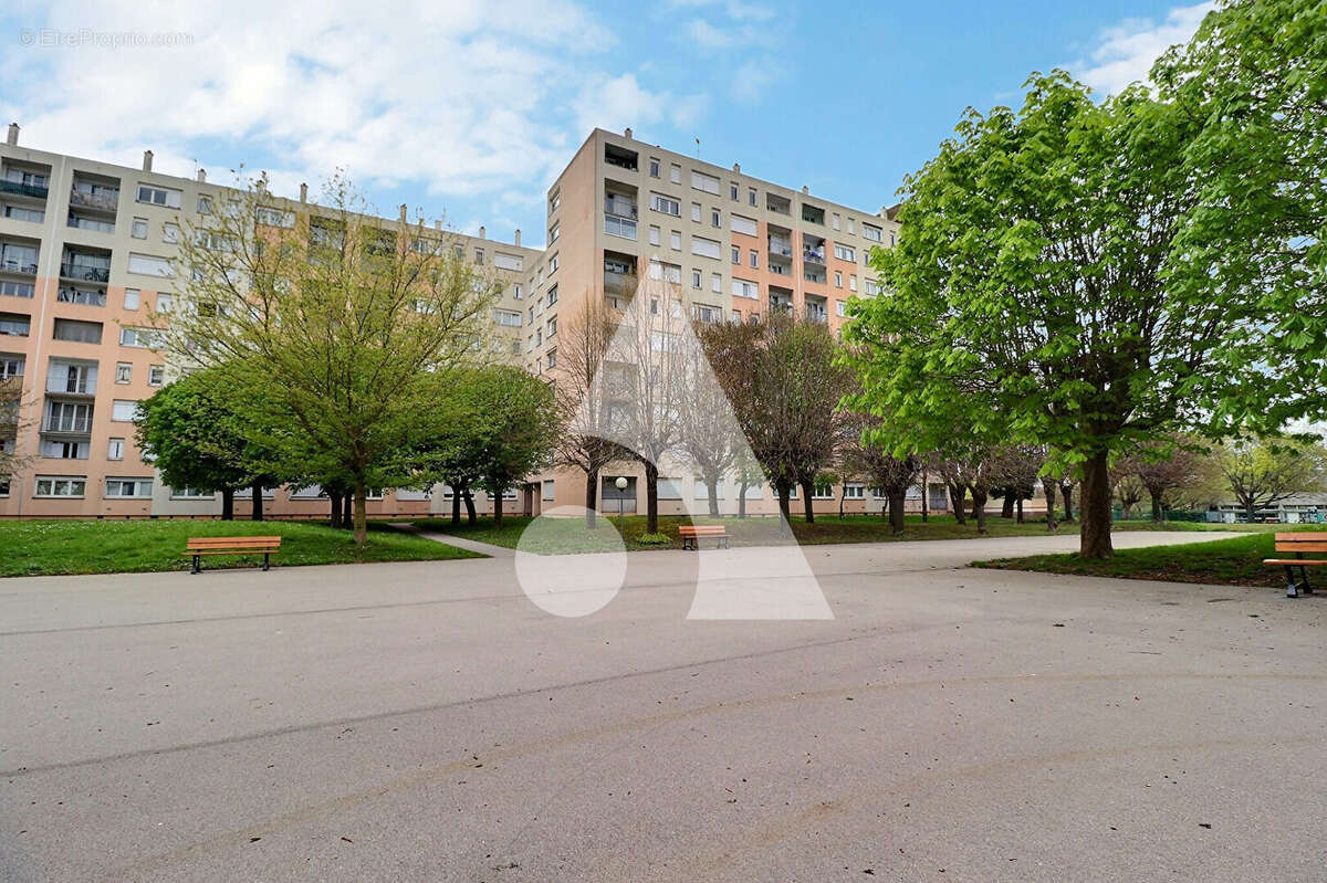 Appartement à SAINT-GRATIEN