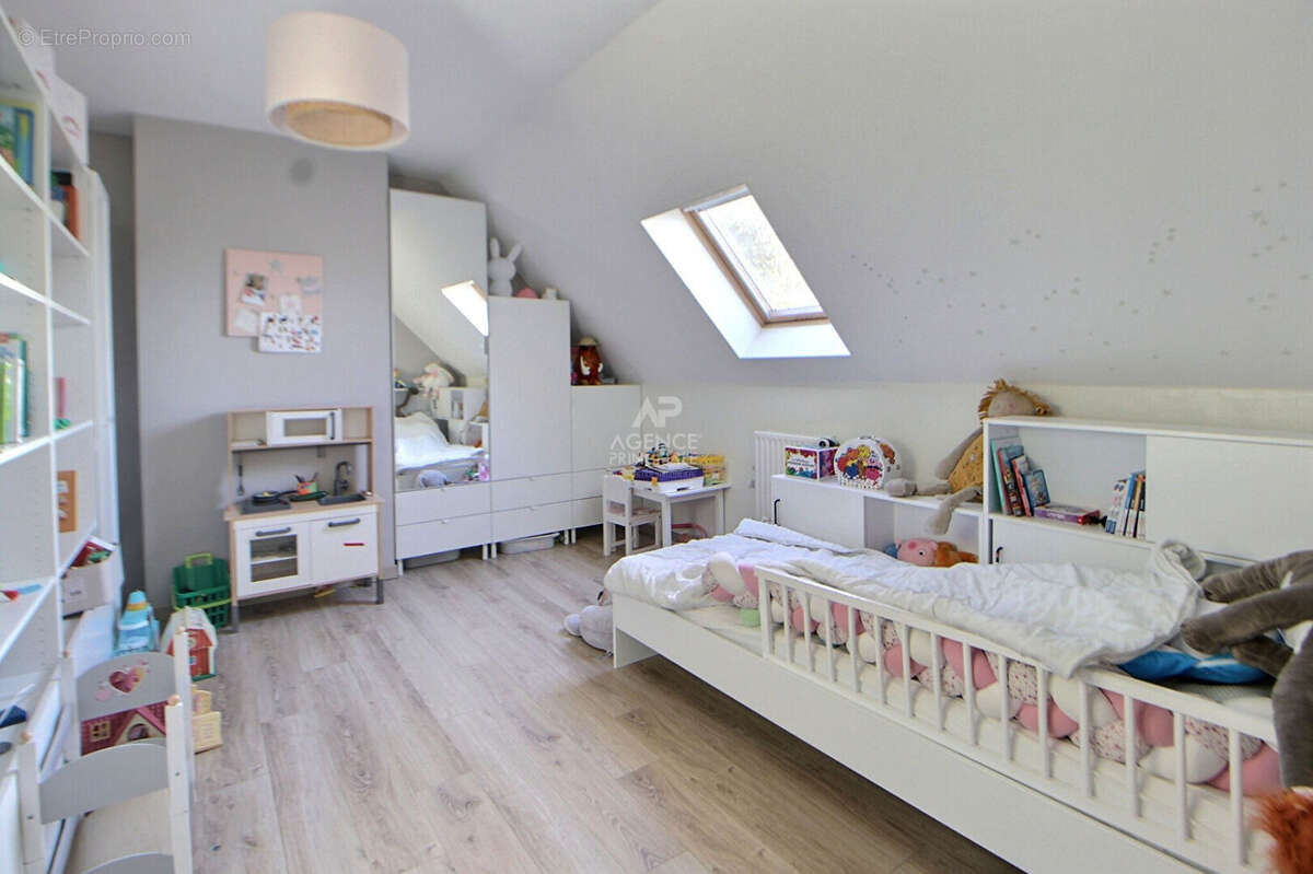 Maison Chapet 131 m2 AU CALME - photo 8