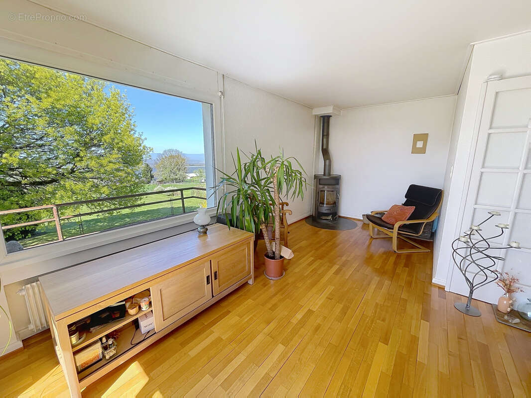 Maison à MONTBOUTON