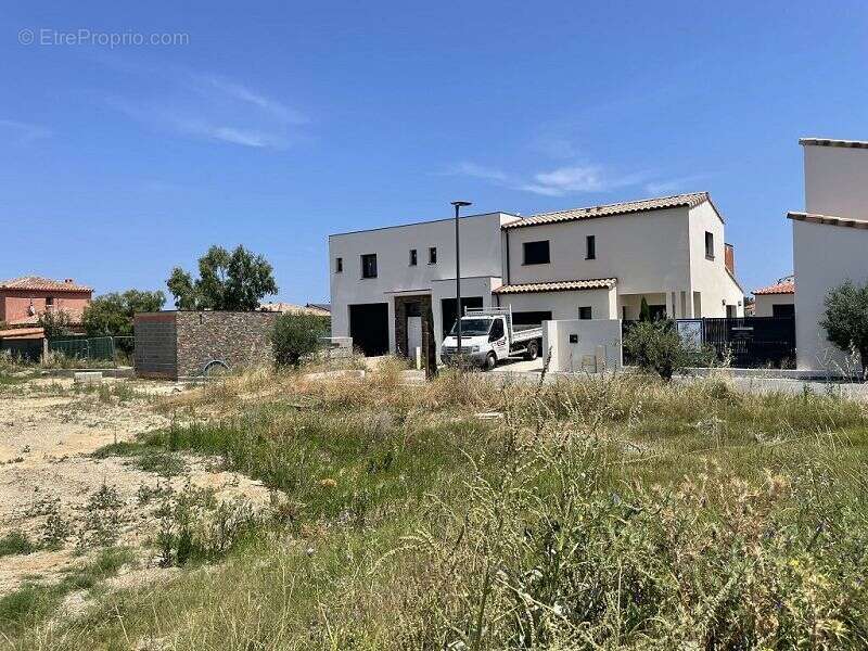 Terrain à SAINT-CYPRIEN