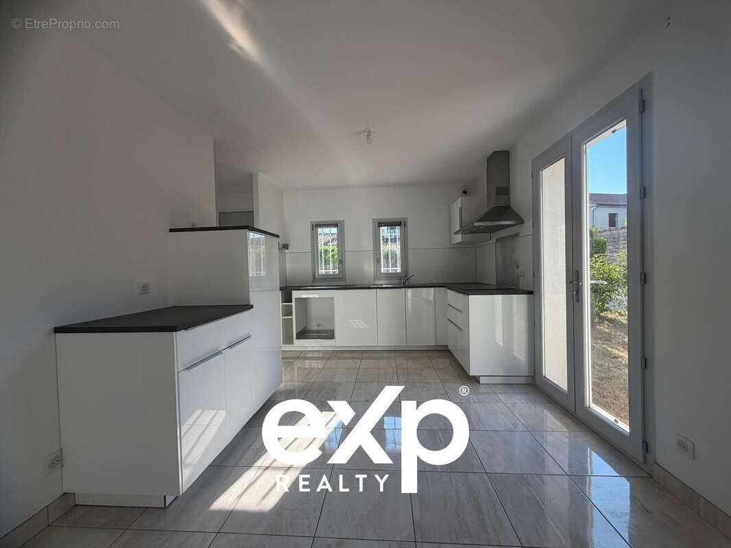 Maison 109 m² à Peyrolles-En-Provence  - photo 3