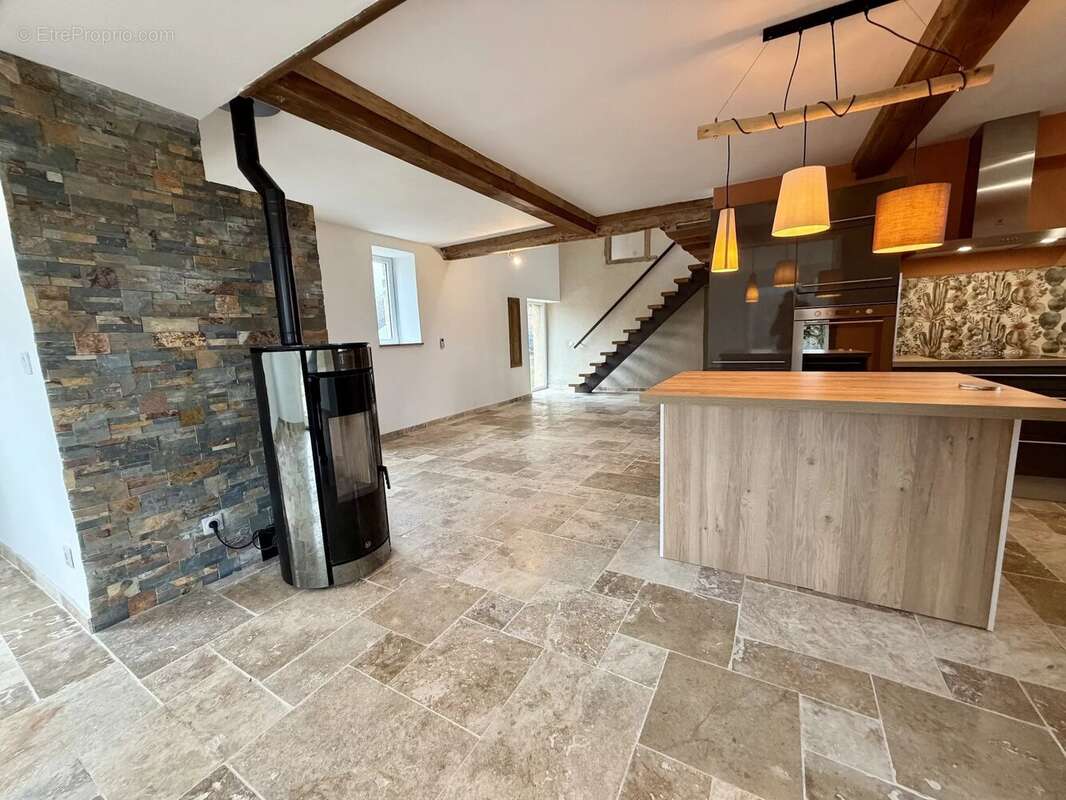 Maison à DUN-LES-PLACES