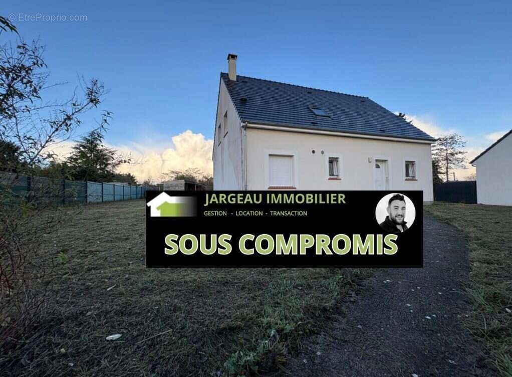 Maison à SAINT-DENIS-DE-L'HOTEL