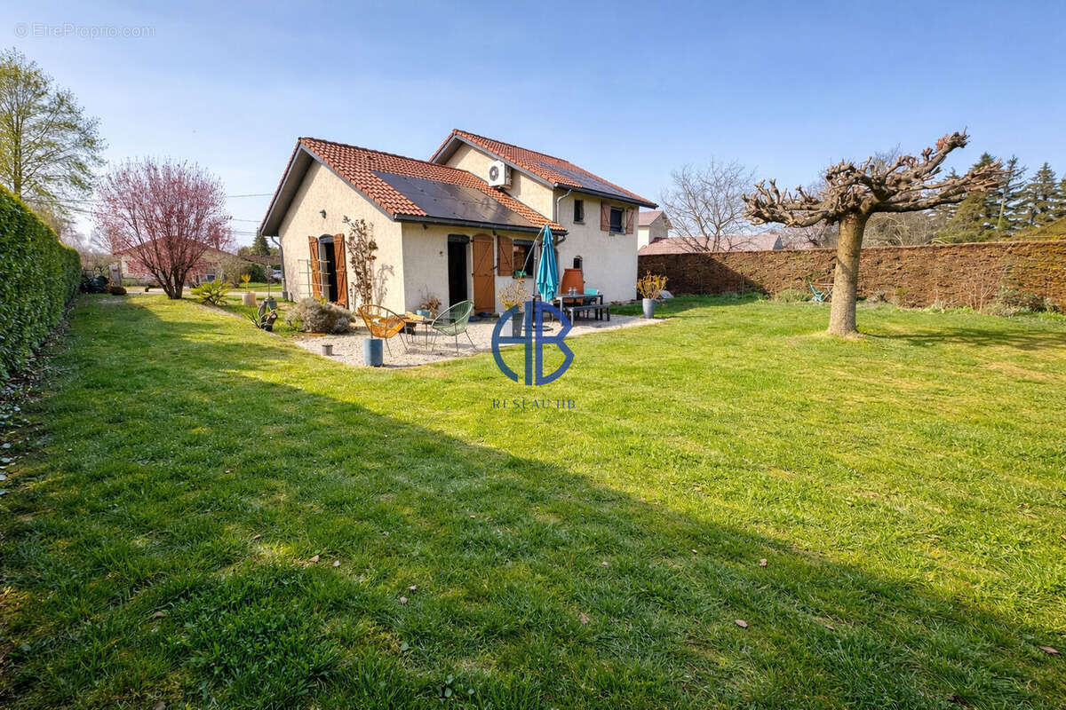 Maison à ARTAS