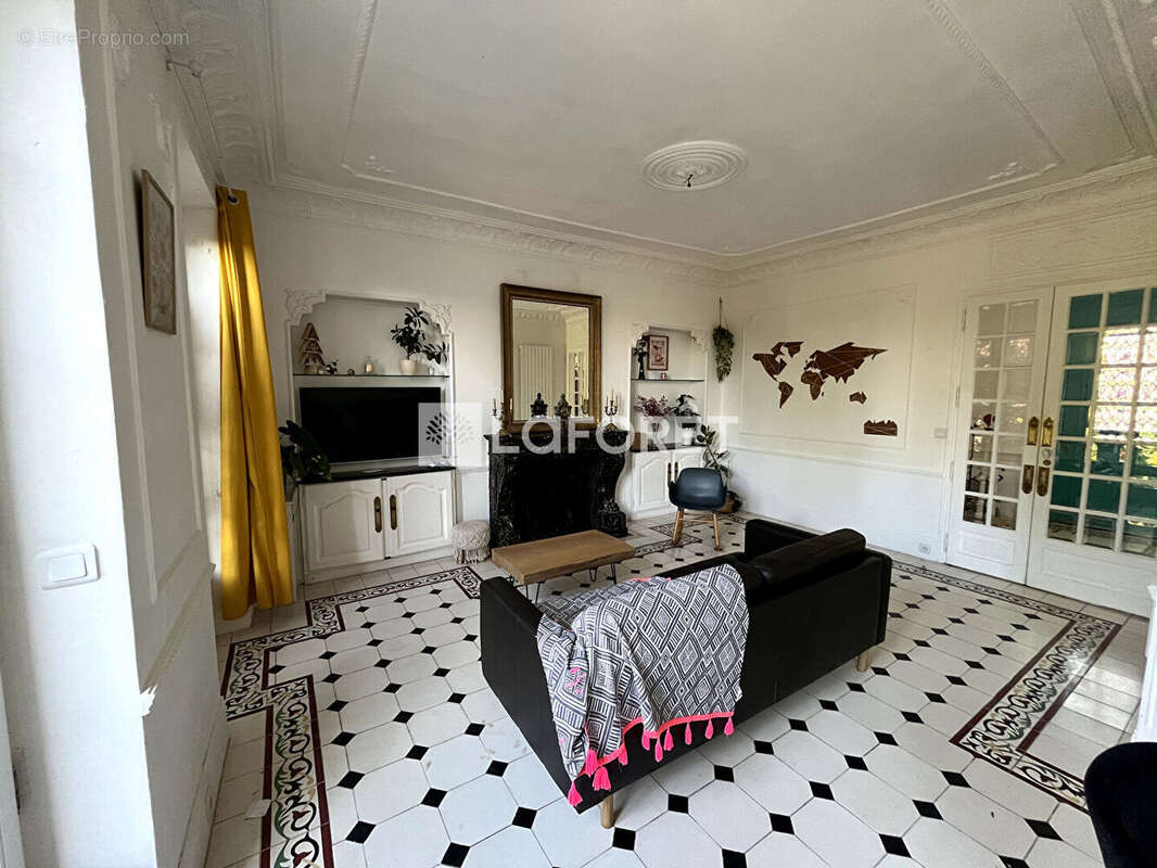 Maison à MEZY-SUR-SEINE