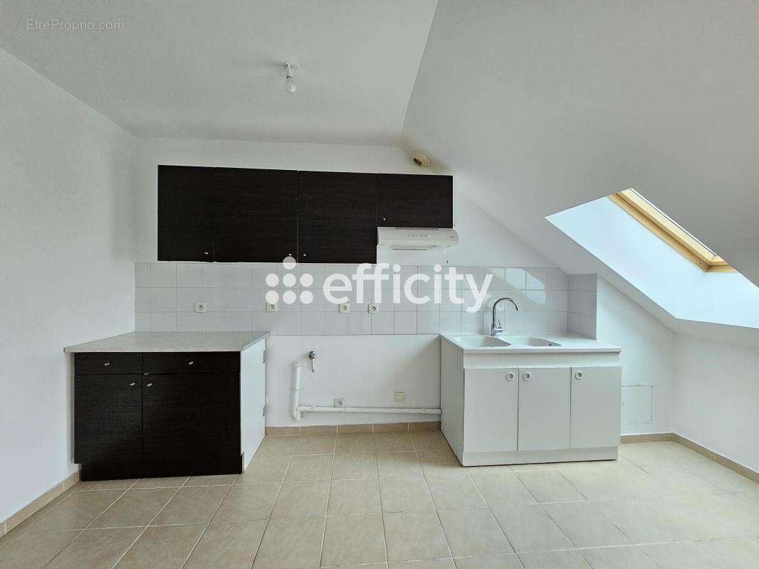 Appartement à NANTEUIL-LE-HAUDOUIN