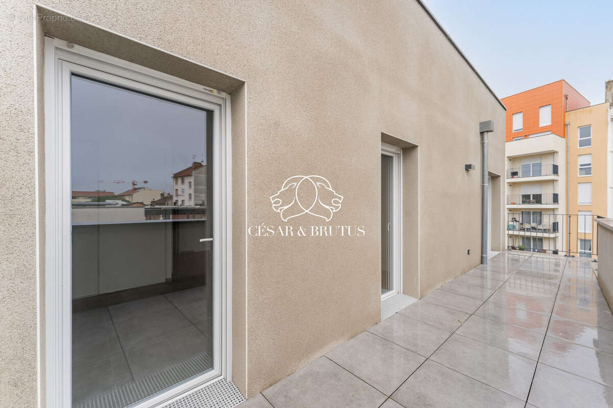 Appartement à LYON-8E