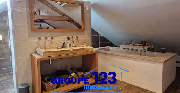 Maison à COULANGES-LA-VINEUSE