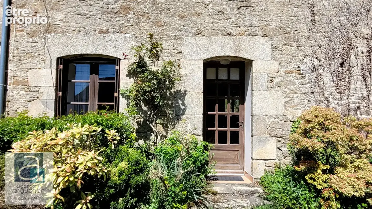 EXCLUSIVITÉ : PLUMAUDAN - Charmante maison de caractère de 3 chambres sur vaste jardin, - photo 2