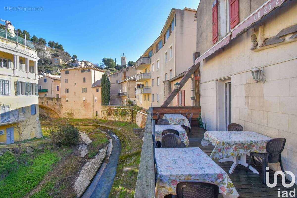 Photo 8 - Commerce à ROQUEVAIRE