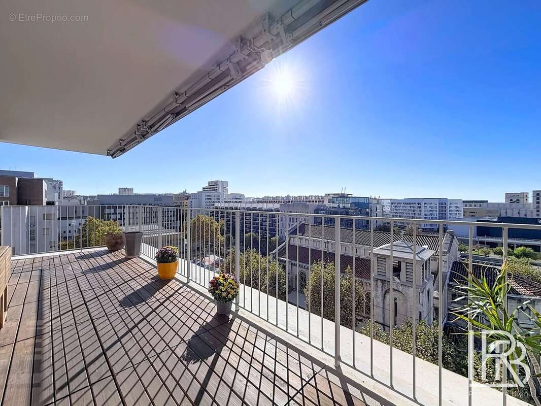 Appartement à MARSEILLE-2E