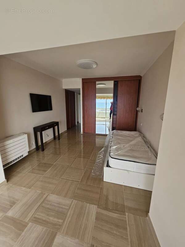 Appartement à VILLENEUVE-LOUBET