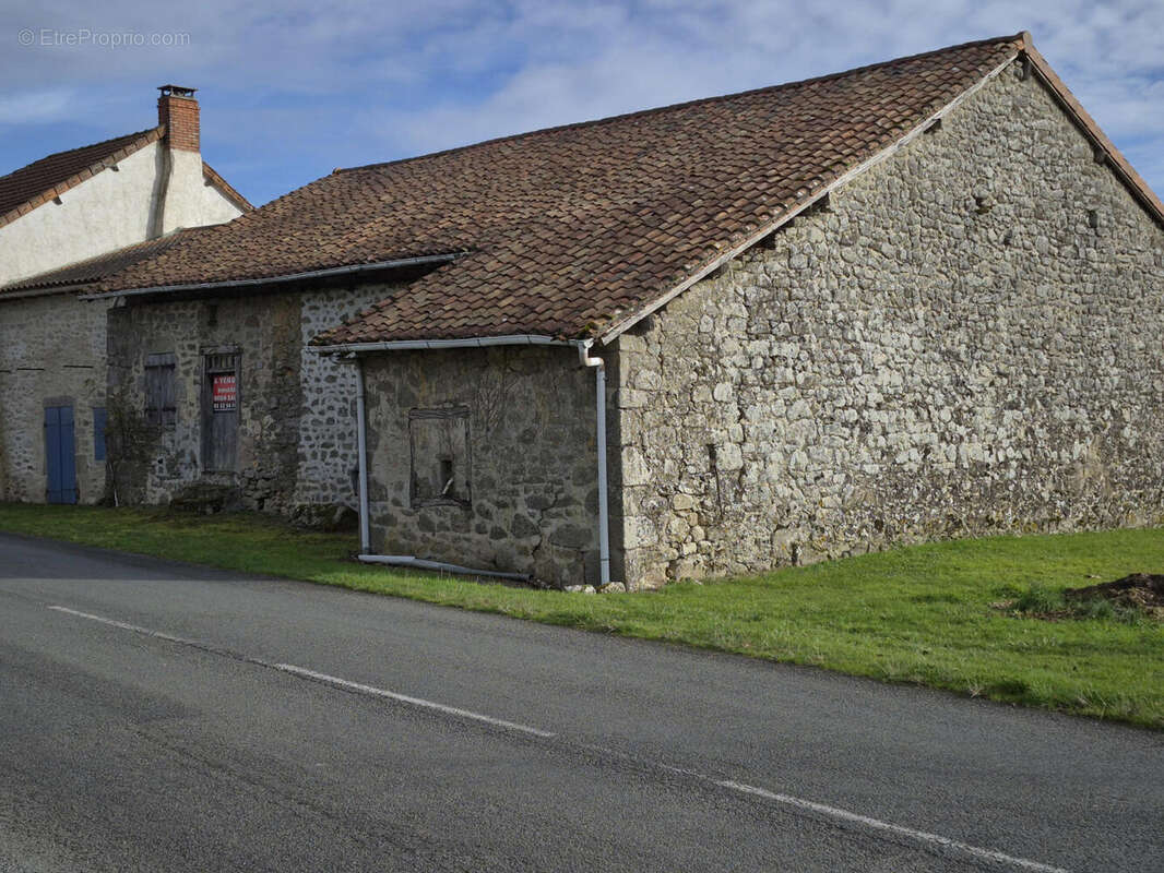 20251201_142258 - Maison à SAINT-SAUD-LACOUSSIERE