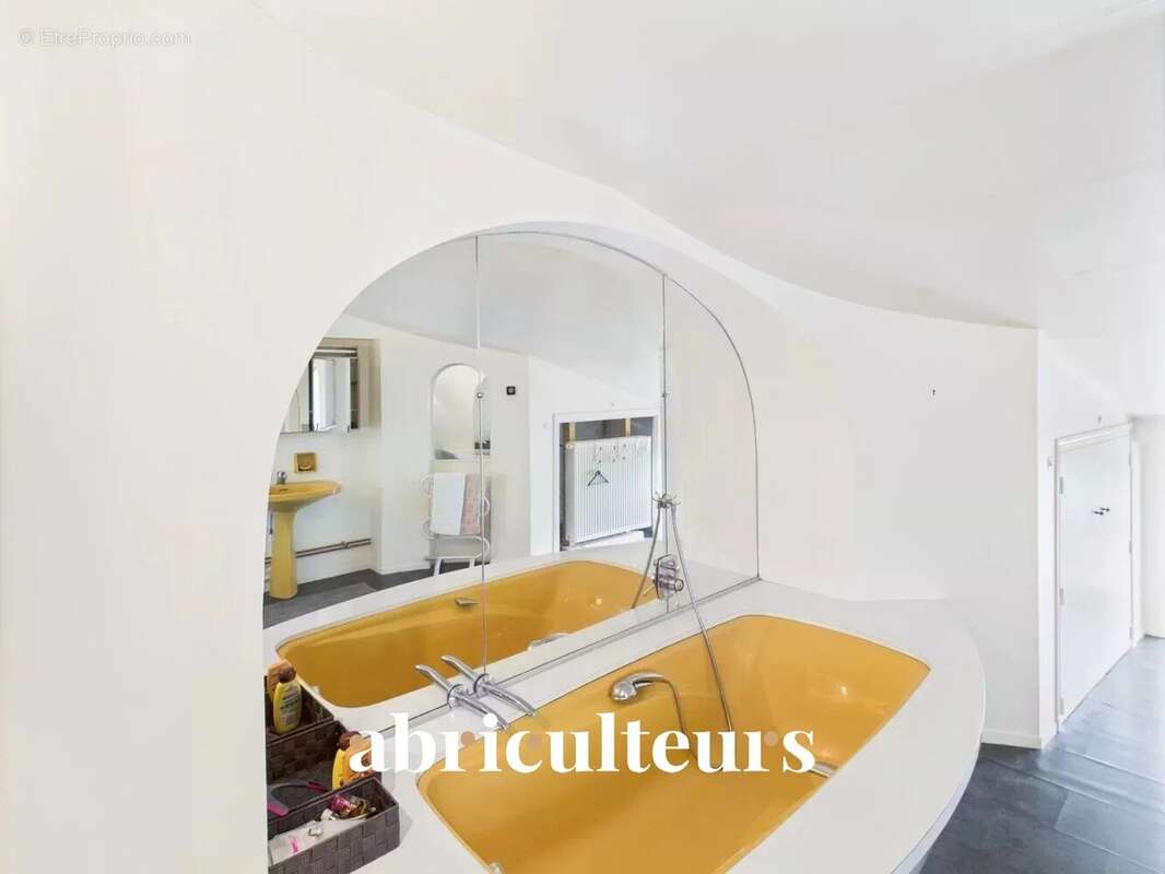 Maison à VILLENEUVE-LA-COMTESSE