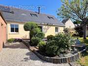 ... arborée et paysagée avec goût... - Maison à MONTREUIL-JUIGNE