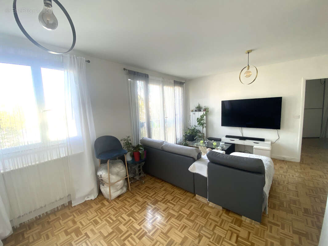 Appartement - t1 - epinay sur seine/cygne d'enghien - photo 5