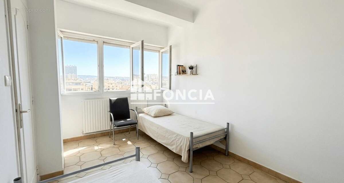 Appartement à MARSEILLE-2E