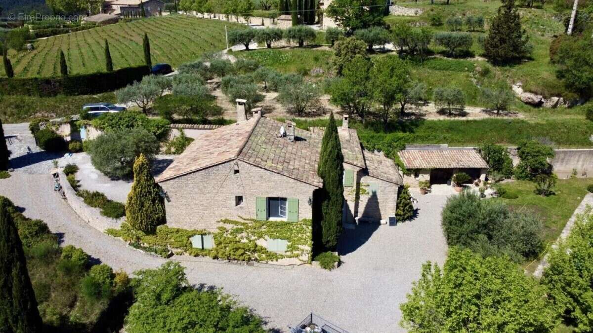 Maison à LE BARROUX