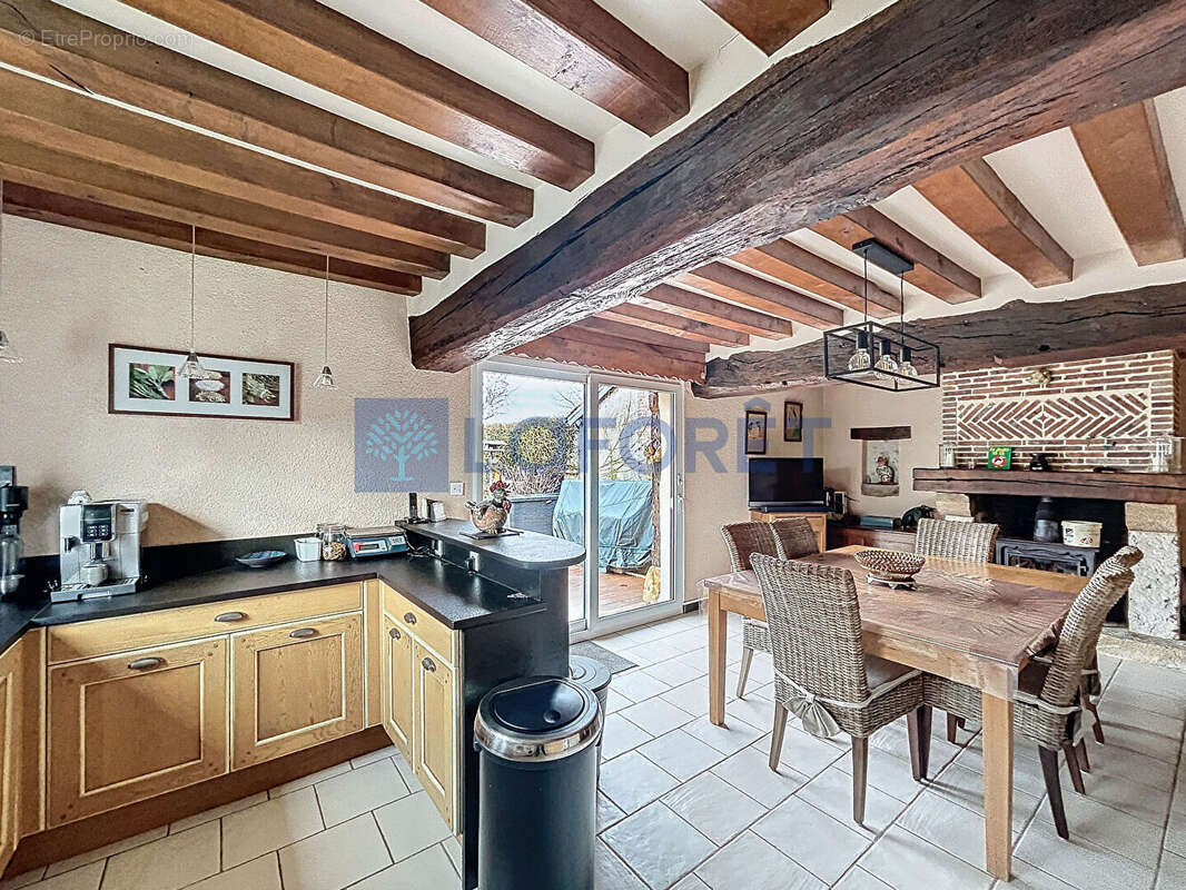 Maison à SAINT-OUEN-D'ATTEZ