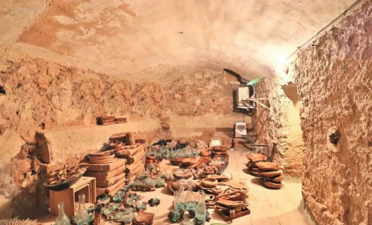 Commerce à COTIGNAC