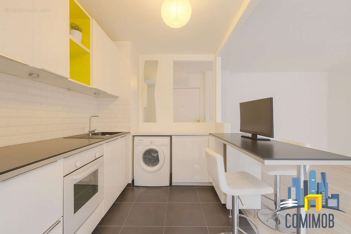 Appartement à COURBEVOIE
