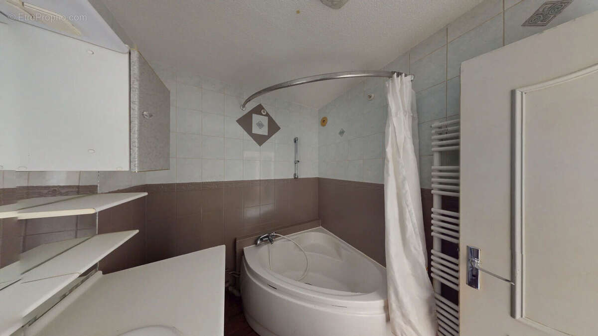 Appartement à LE PONT-DE-CLAIX