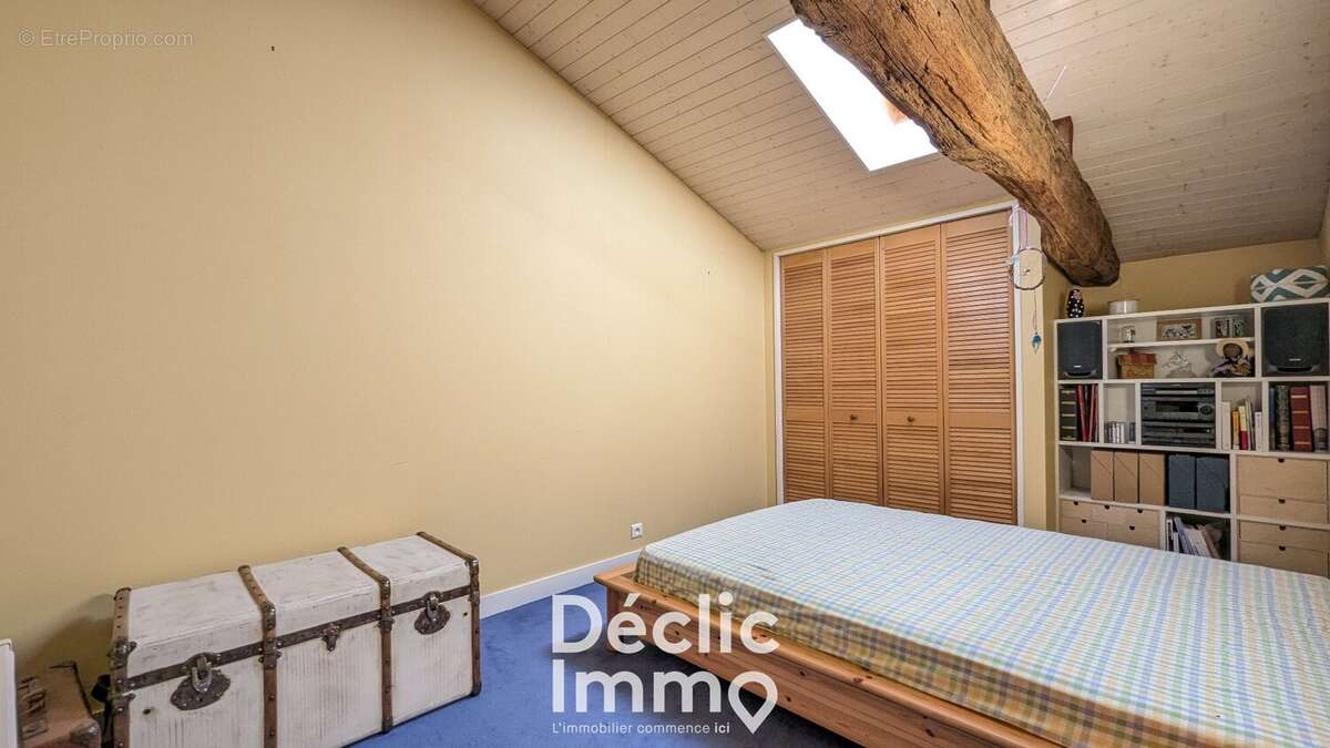 Maison à VILLEBOIS-LAVALETTE