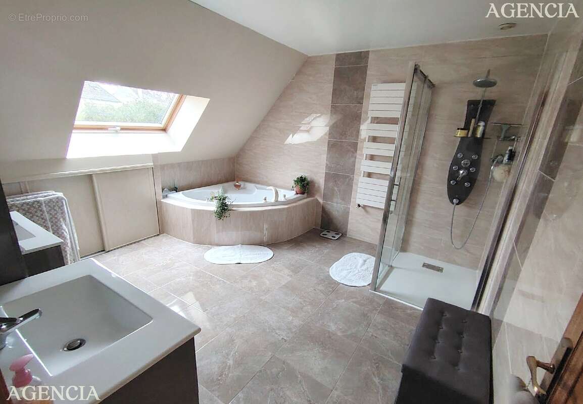 Maison à PONTAULT-COMBAULT
