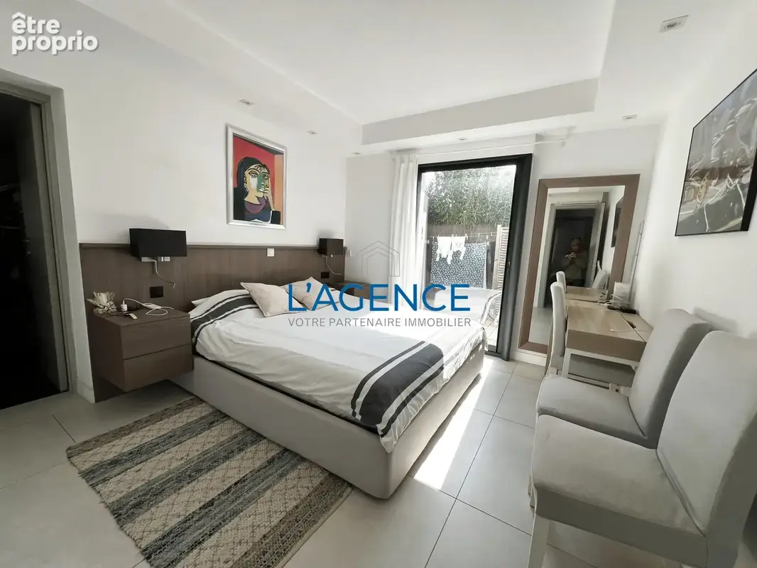 Exceptionnel à L'Ayguade à 200m de la plage superbe villa de 175m2 avec piscine - photo 8