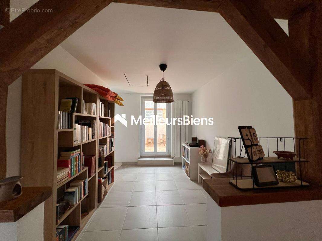 Maison à MALAY-LE-GRAND