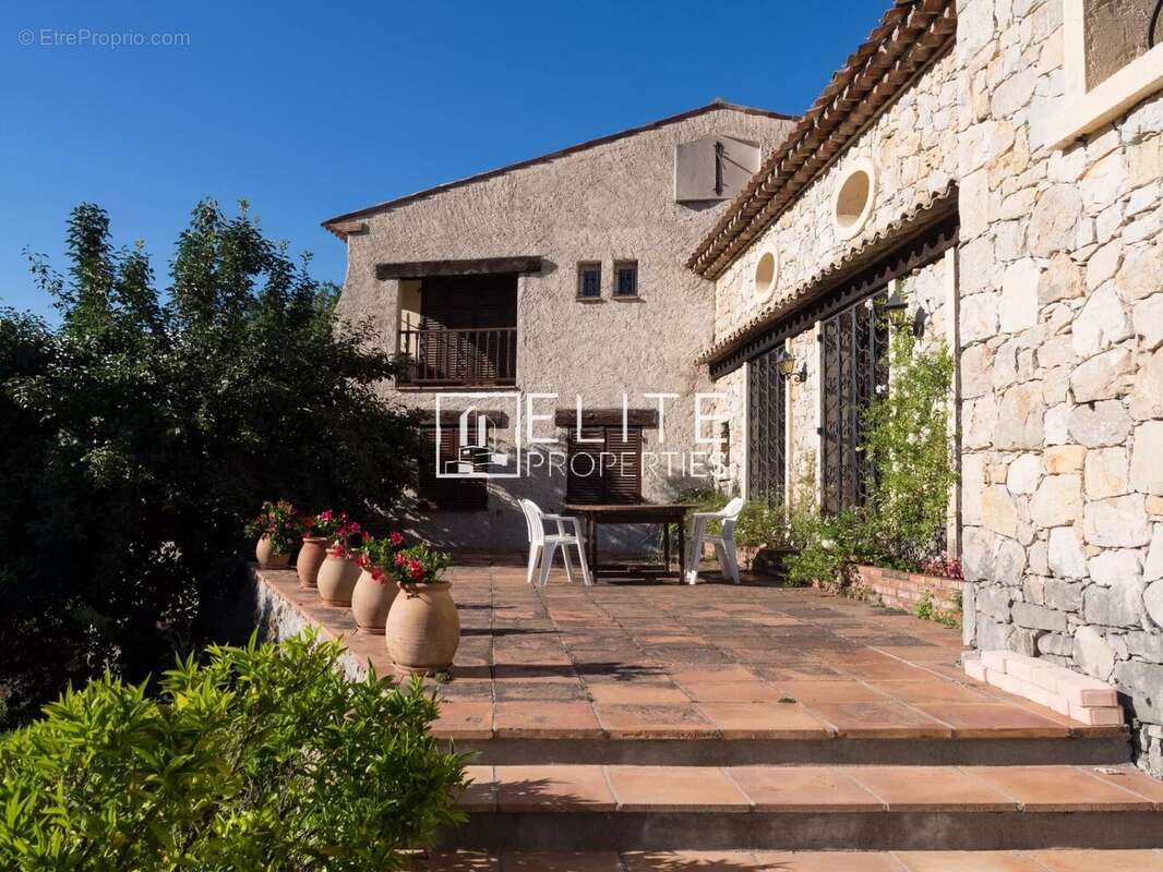 Maison à MOUANS-SARTOUX
