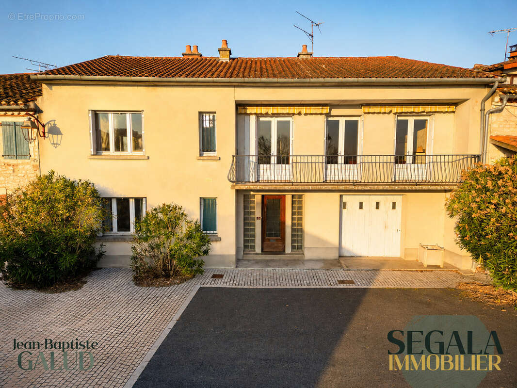 Maison de plain pied avec garage - photo 2