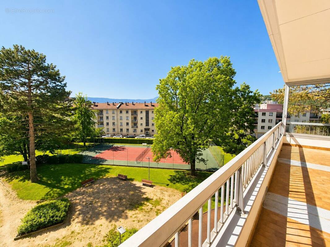 Appartement à BARBERAZ