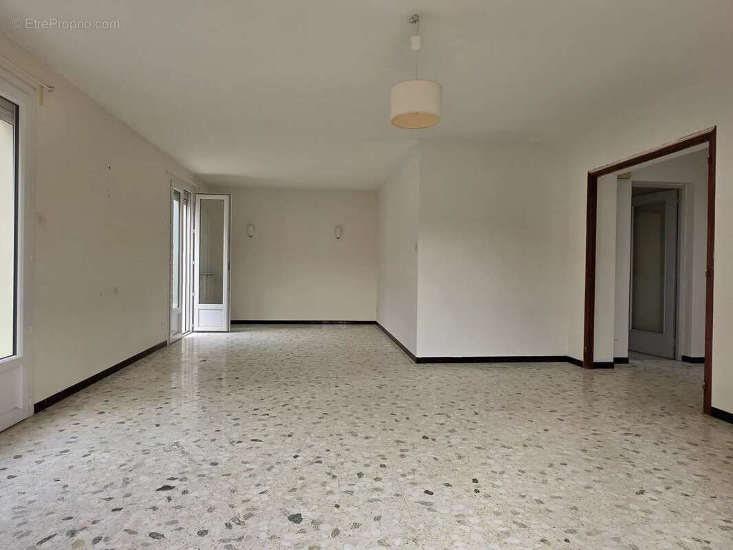 T4 - 86m² - Côte Pavée - photo 2